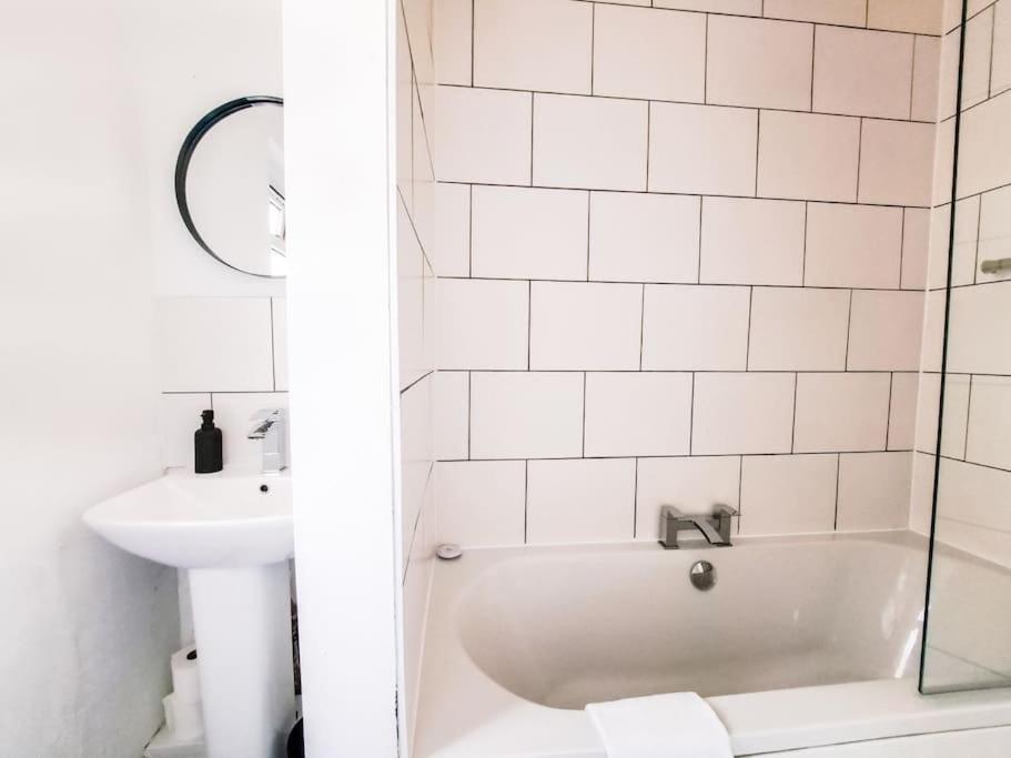 3 Bed Flat Near To Cardiff And Cardiff Bay公寓 外观 照片