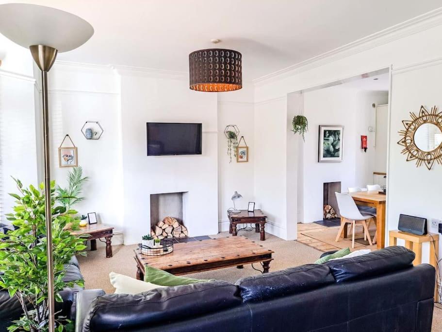 3 Bed Flat Near To Cardiff And Cardiff Bay公寓 外观 照片